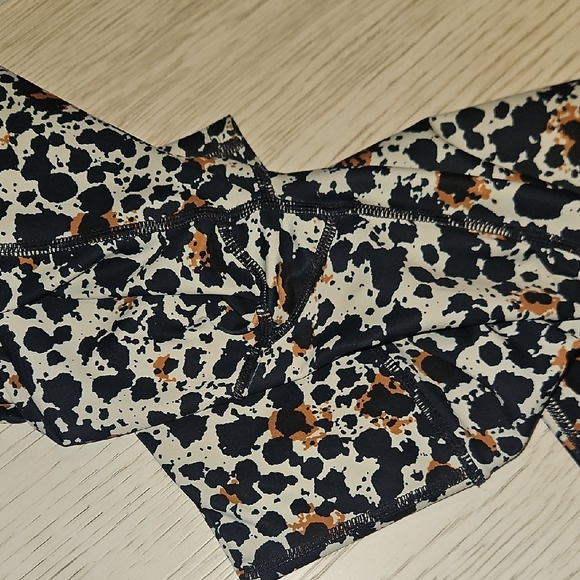 SAGE Collective Black and Orange Patterned Leggings - Picture 6 of 6